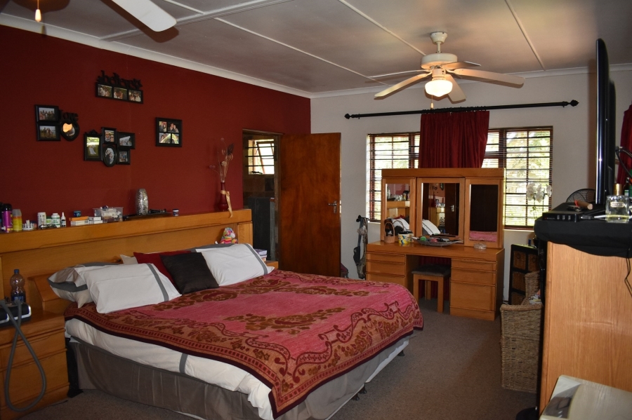 5 Bedroom Property for Sale in Humansdorp Eastern Cape